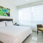 Travelers Orange Cartagena