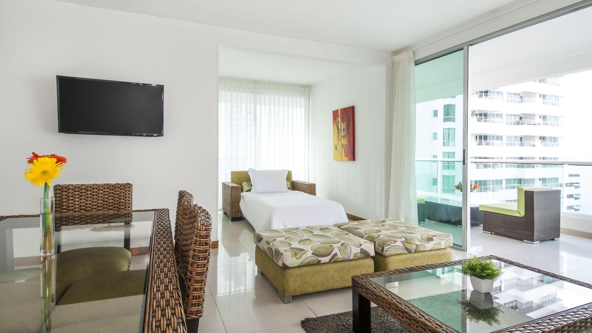 Travelers Orange Cartagena